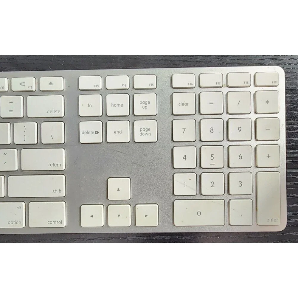 Genuine Apple USB Wired Keyboard with Numeric Keypad A1243 - TESTED WORKING